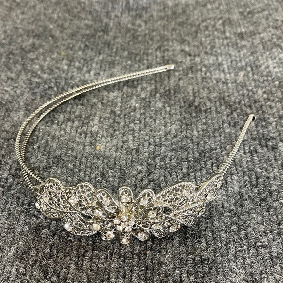 Accessories - Flower Rhinestone Metal Coil Headband